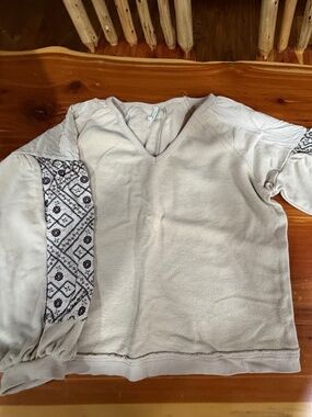 Gimmicks by BKE v neck sweatshirt with embroidery sleeve NWOT